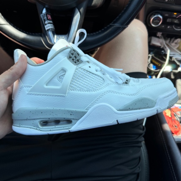 Jordan 4 white Oreo size 10